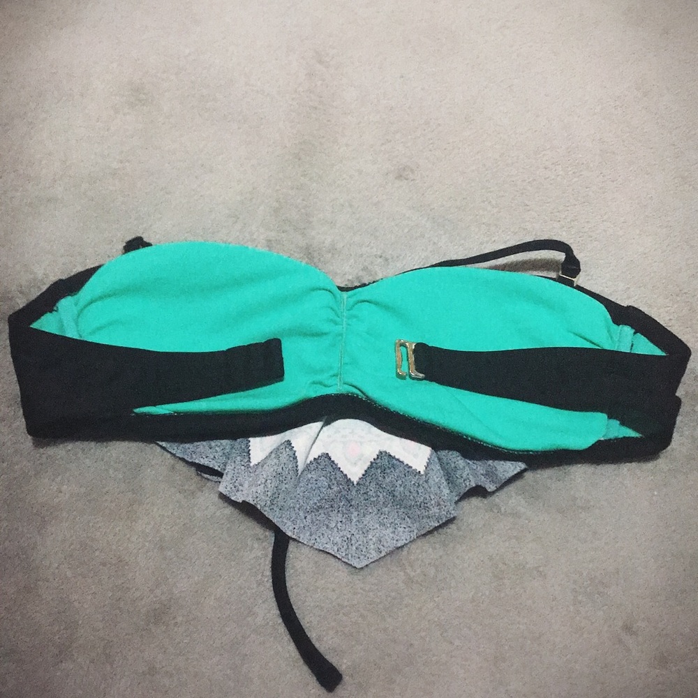 Flouncy beach bikini top - Picture 2 of 3